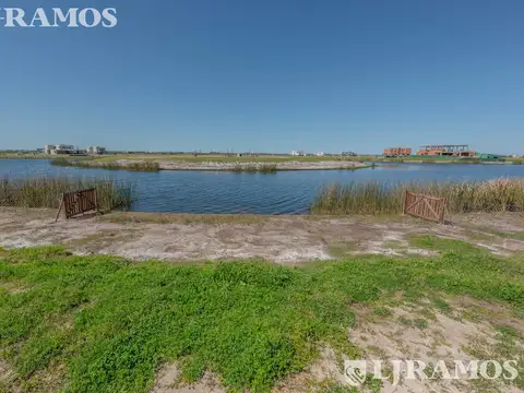 Casa 7 ambientes con 4 baños