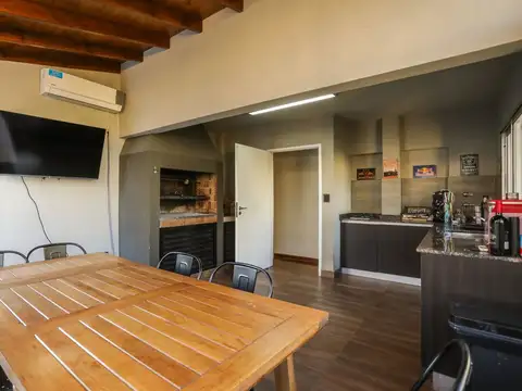 DEPARTAMENTO EN VENTA 3 AMB CON QUINCHO Y COCHERA