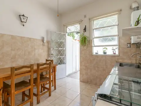 Depto Tipo Casa en Venta en Villa del Parque, USD 129.000