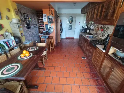 Departamento 5 ambientes con 2 baños