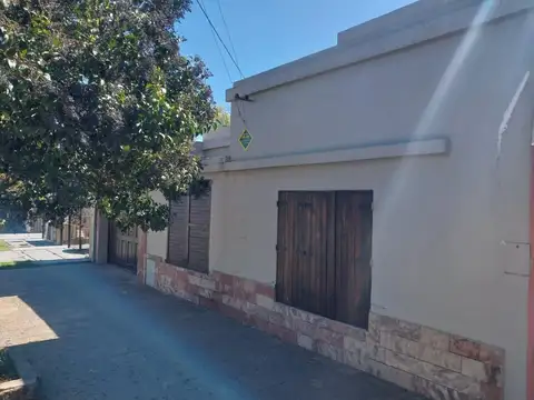 Tres Arroyos: Casa 4 Habitaciones 10 x 30