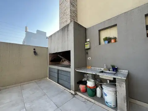 Casa en Venta con 3 cocheras