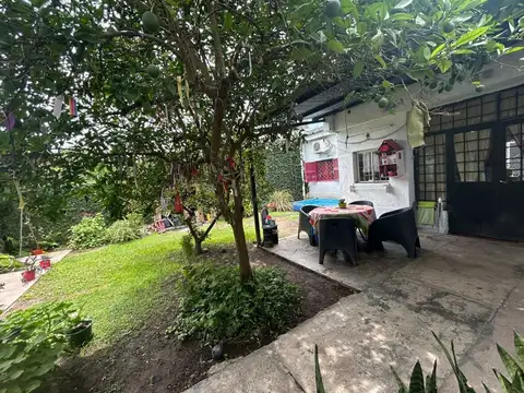 Barrio Aget, casa 16, Mazana 1 100