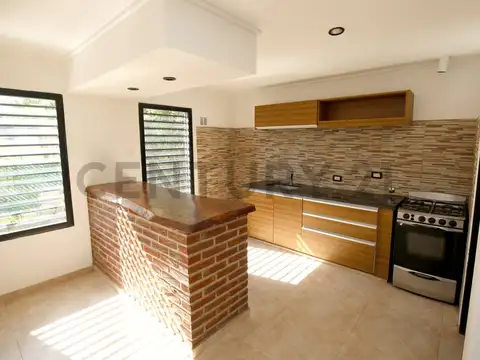 Casa en venta en City Bell, el Rincón, Tres dormitorios.