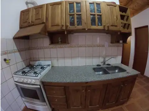 Vendo casa de dos dormitorios en Rincón de los Sauces con Es
