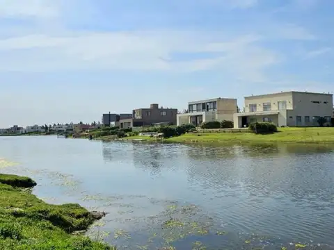 Terreno en Venta de 853,0 m2