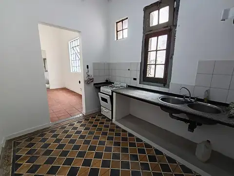 Depto Tipo Casa 6 ambientes con 1 baño