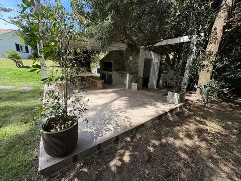 Casa en Alquiler con 1 cochera