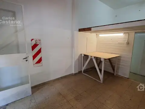 Local   Entrepiso a 4/c de Av. Maipu (Zona Comercial)