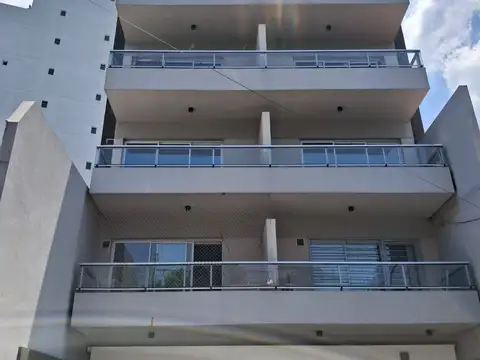 Departamento en alquiler en Villa del Parque/  1 Ambiente al Frente con balcon