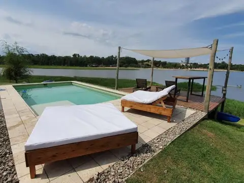 Casa De 4 Dormitorios Y Dos Baños En Barrio El Solar De Victoria, Esplendida Vista, Pileta !