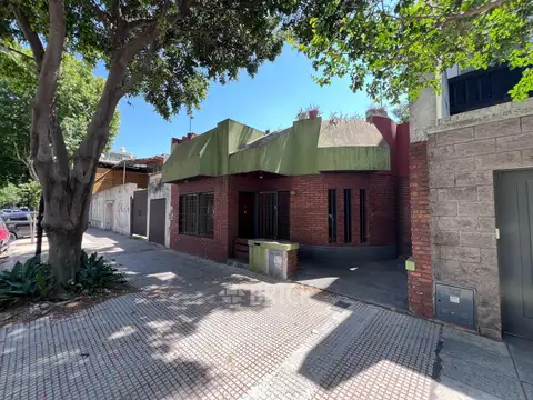 CASA C/GALPON EN LOTE DE 8.66X31.75 MTS EN AVALOS AL 100 - TODO TERRAZA ESPECT PATIO GRAN LIVING