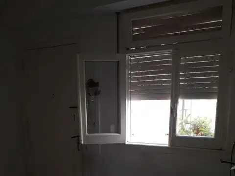 Depto Tipo Casa en Venta en Villa del Parque, USD 85.000