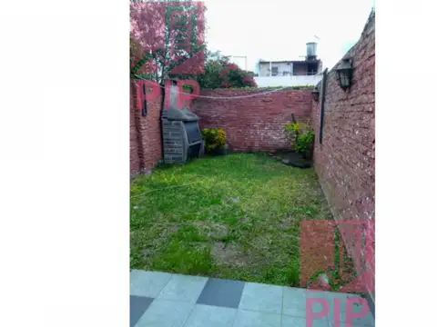 Casa en Alquiler con 1 cochera