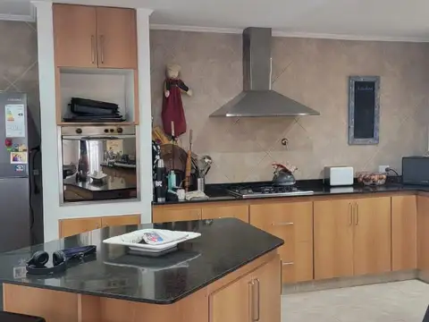 Casa 3 ambientes con 4 baños