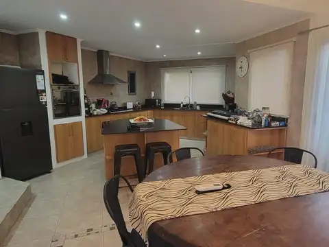 Casa 3 ambientes con 4 baños