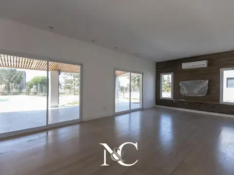 Casa 4 ambientes con 3 baños