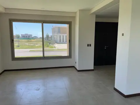 Hermosa Casa en Riberas