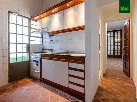 Oficina 6 ambientes con 3 baños