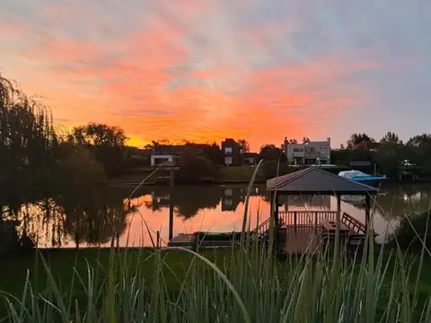 VENTA CASA SAN MARCO AL RIO CON AMARRA - PERMUTA
