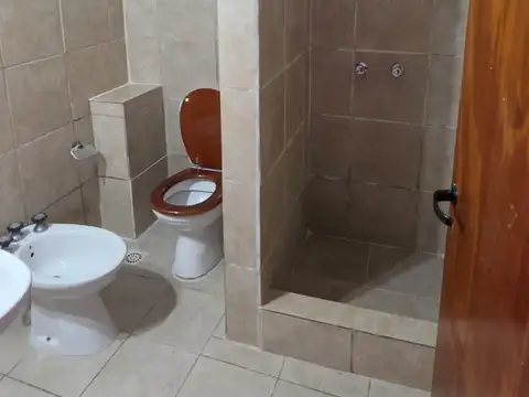 Avenida Eva Perón 3500, Piso 1