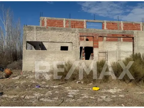 Casa 6 ambientes con 2 baños