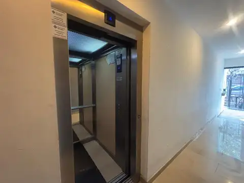 Alvarado 200, Piso 1