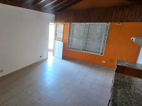 Departamento Jose Leon Suarez en  1 piso 2 amb con patio