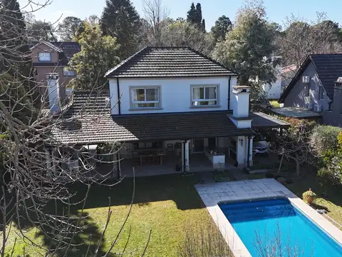 Casa 5 ambientes con 3 baños