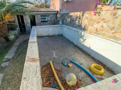 Casa en venta a refaccionar