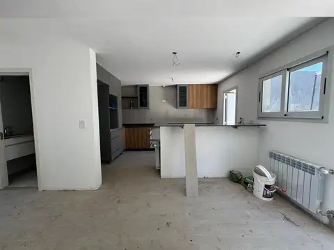 VENTA - CASA A ESTRENAR DE TRES DORMITORIOS CON PILETA - FUNES