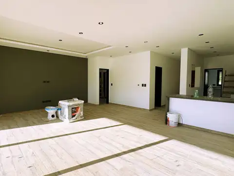 Casa 5 ambientes con 2 baños