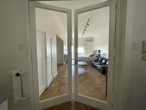 Departamento en alquiler en Barrio Norte al frente, balcón, categoría.