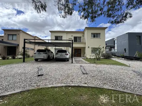 Casa en Alquiler de 5 dormitorios