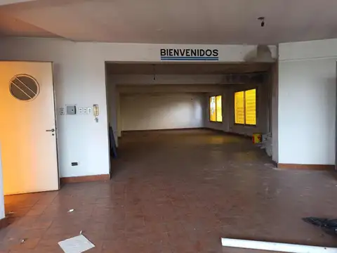 Oficina en Alquiler en Don Torcuato con balcón