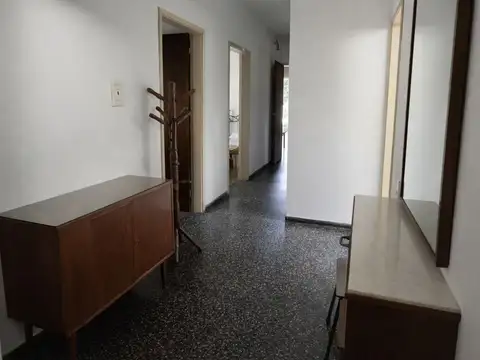 Casa 5 ambientes con 1 baño