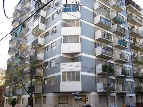 REGIO DEPARTAMENTO PISO ALTO MUY LUMINOSO EXCELENTE ESTADO