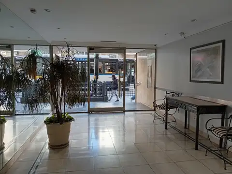 Hermoso 2 Ambientes, todo luz. Torre con vigilancia 24hs