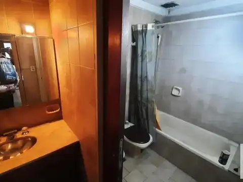 Casa en venta - 3 Dormitorios 3 Baños - Parque Avellaneda