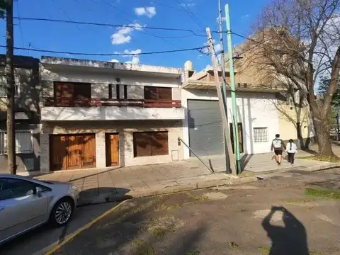 Casa en venta - 3 Dormitorios 3 Baños - Parque Avellaneda