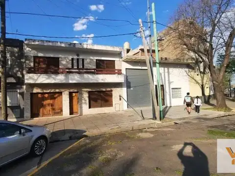 Casa en venta - 3 Dormitorios 3 Baños - Parque Avellaneda