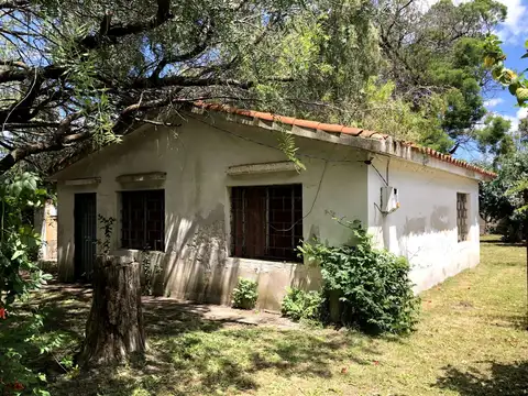 Venta terreno con mejoras en San Luis