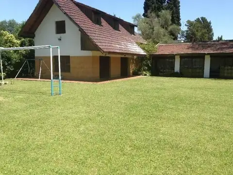 Terreno en Venta en Villa Luzuriaga, USD 450.000