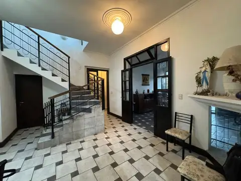 Casa 6 ambientes con 3 baños