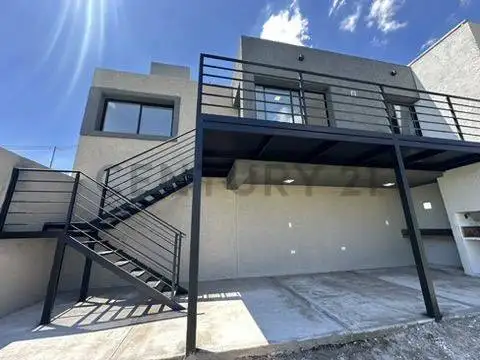 CASA 2 DORMITORIOS BALCONES DEL ESTE CON RENTA