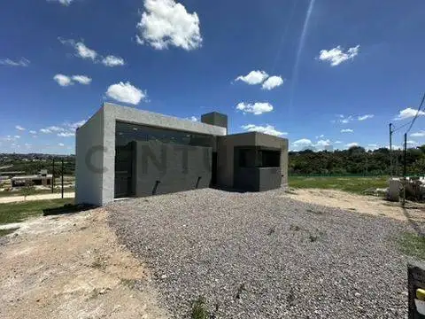 CASA 2 DORMITORIOS BALCONES DEL ESTE CON RENTA