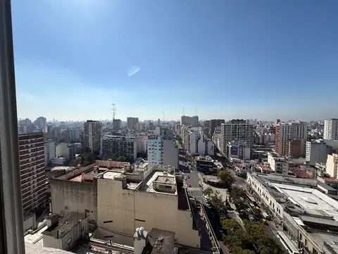 Venta 3 ambientes, piso alto ,Caballito  