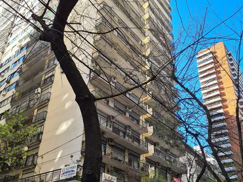 EXCELENTE 5 AMBIENTES CON DEPENDENCIA - 2 COCHERAS Y BAULERA