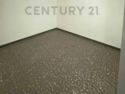 Century21 López ofrece a la venta Casa con departamento independiente y gran Galpón techado.