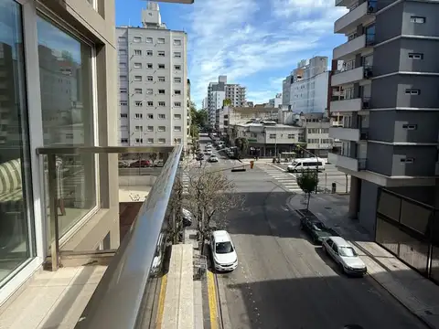 Departamento en Alquiler con 1 cocheras